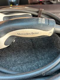Caricatore auto elettrica marcedes