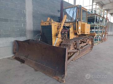 Apripista Massey Ferguson 600C con ripper