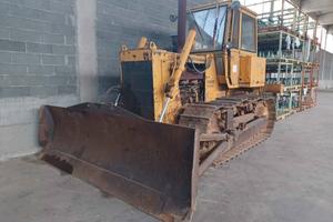 Apripista Massey Ferguson 600C con ripper