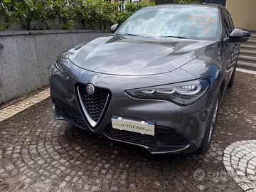 Alfa Romeo Stelvio 2.2 Turbodiesel 160 CV AT8 RWD 
