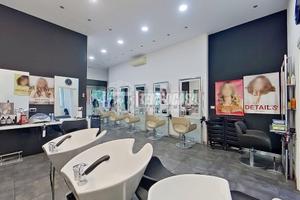 NEGOZIO CON TRIPLA VETRINA ALL'EDILNORD