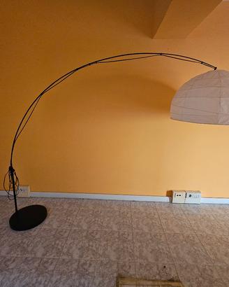 scrivanie, lampada divano  