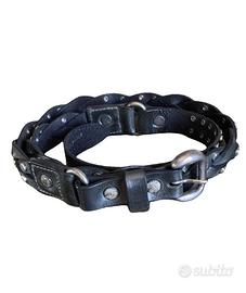 Cintura in pelle nera con borchie