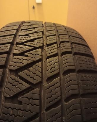 2 pneumatici invernali kumho  215/50/18