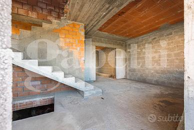 Panoramica Ampia caposchiera al grezzo