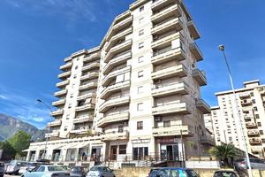 4 LOCALI A PALERMO