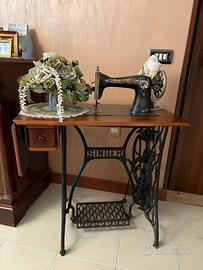 Macchina per cucire antica Singer