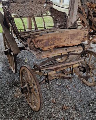 Carrozza da restaurare secondo modello