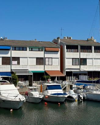 Villa a schiera con terrazza sulla darsena e po...