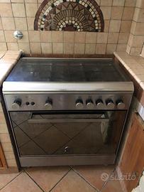 Macchina del gas, cucina monoblocco con forno