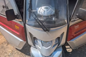 Scooter elettrico 4 ruote con abiltacolo chiuso