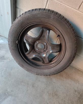 Cerchi con copricerchi euro 120,00