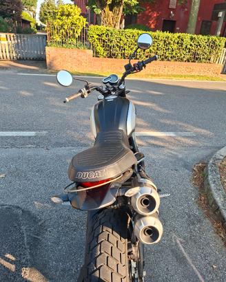 Ducati Scrambler 1100 dark pro