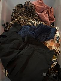 Stock di vestiti donna, jeans, giacche, cappotti