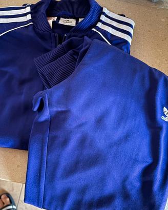 completo felpa e pantaloni adidad
