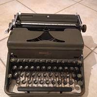 macchina da scrivere Hermes 2000 anni 50