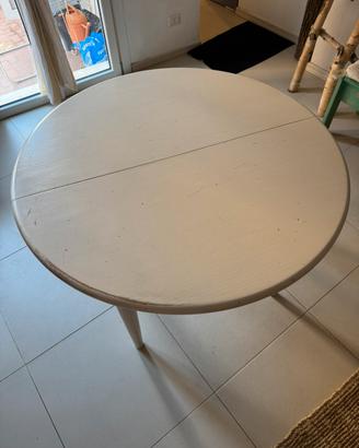 Tavolo + 4 sedie in legno massiccio