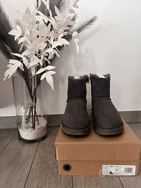 Ugg grigi con fiocco n38