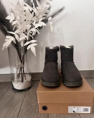 Ugg grigi con fiocco n38