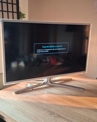 Monitor TV Samsung 27" – Design Bianco Elegante – 