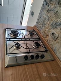 Piano cottura 4 fuochi Indesit 