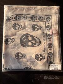 Foulard Alexander McQueen originale in seta. New!