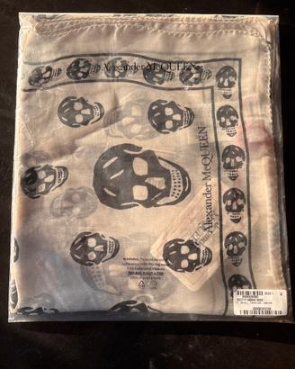 Foulard Alexander McQueen originale in seta. New!