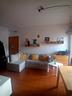 piano-alto-con-ascensore-balcone-e-posto-auto