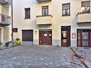 negozio-con-doppia-vetrina-centro-storico