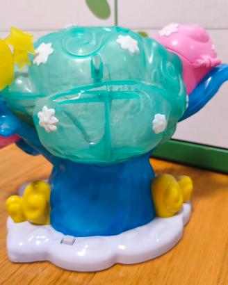 playset è il Glimmies Rainbow Friends Glimtree di 