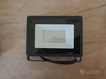 luce da esterni 30w