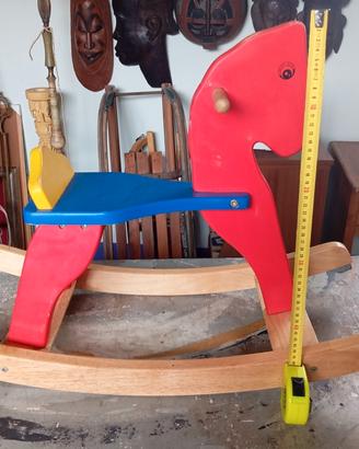 cavallo a dondolo in legno 