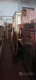 grande stok di mobili d'antiquariato e vintage