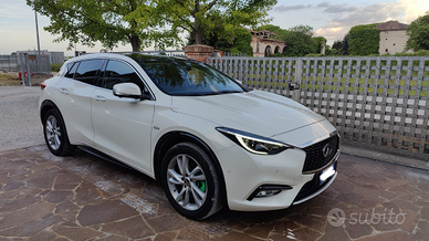 Infiniti Q30 2.2 diesel DTC Premium Tech