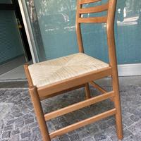 SEDIE IN LEGNO ROBUSTE