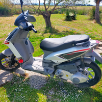 Scooter Aprilia 125 se motard