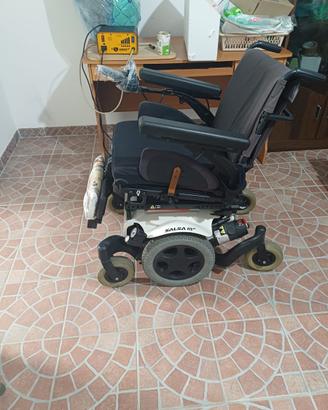 Sedia a rotelle elettrica