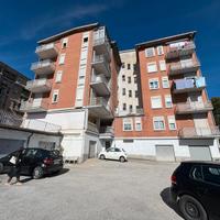 Via Pascoli-145 mq con box di 12 mq-zona Vazzieri