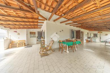 PORZIONE DI BIFAMILIARE A ZAGAROLO