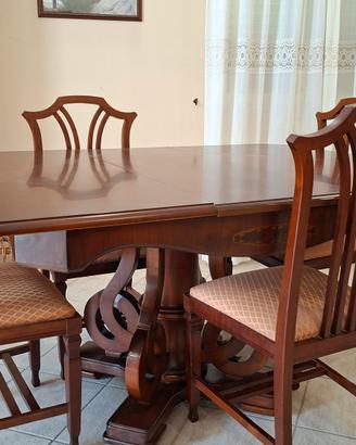 Tavolo da pranzo in legno