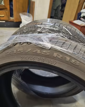Pneumatici 215/45 r18
