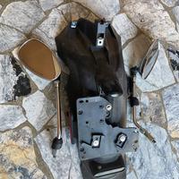 Specchietti e portatarga Piaggio Beverly 300