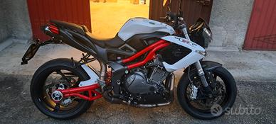 BENELLI TNT NAKET 899