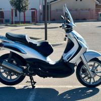 Piaggio Beverly 250