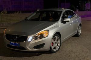 Volvo S60 D5 Momentum BiTurbo 205 CV