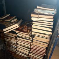 Lotto di libri, enciclopedie e testi d’epoca