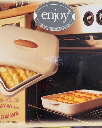 Pirofila per cucinare con contenitore termico.