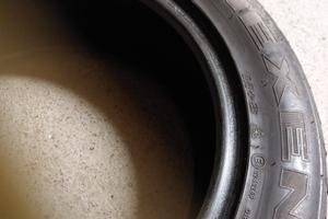 Due pneumatici INVERNALI per auto NEXEN