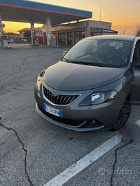 Lancia Ypsilon Hybrid Gold 2022