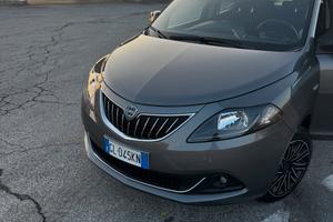 Lancia Ypsilon Hybrid Gold 2022